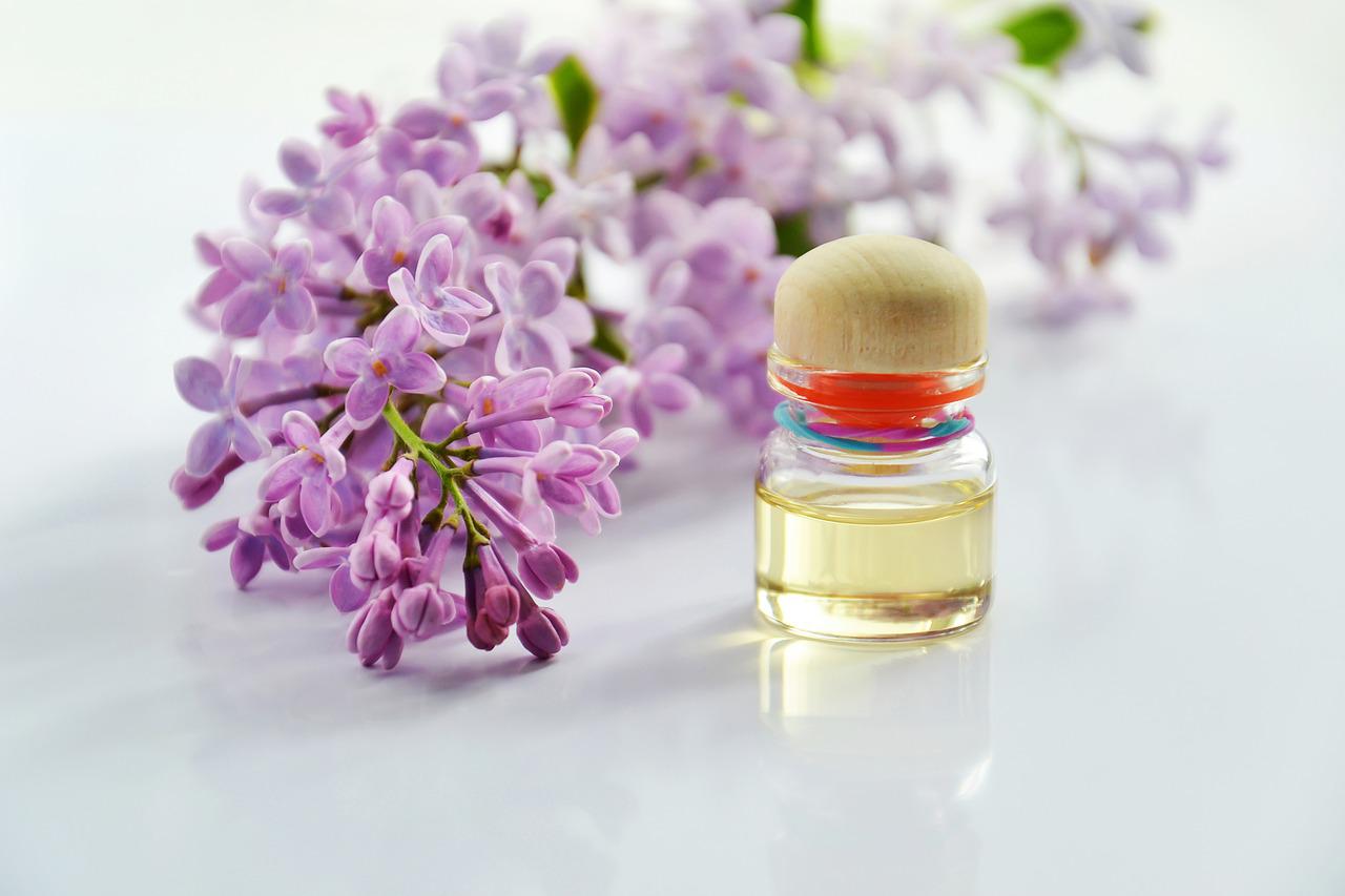 essential-oil-3868596_1280.jpg